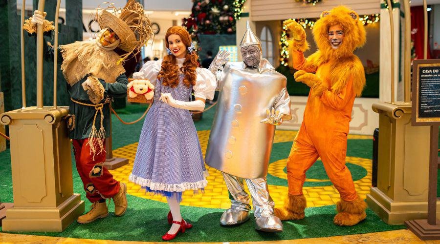 Natal nas Praças leva Papai Noel e O Mágico de Oz a 15 bairros de Vila Velha