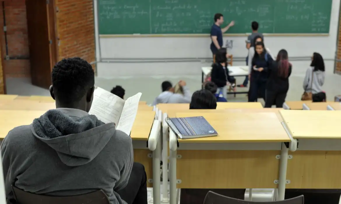 Programa Nossa Bolsa 2026 vai ofertar 1 mil bolsas integrais de graduação no ES