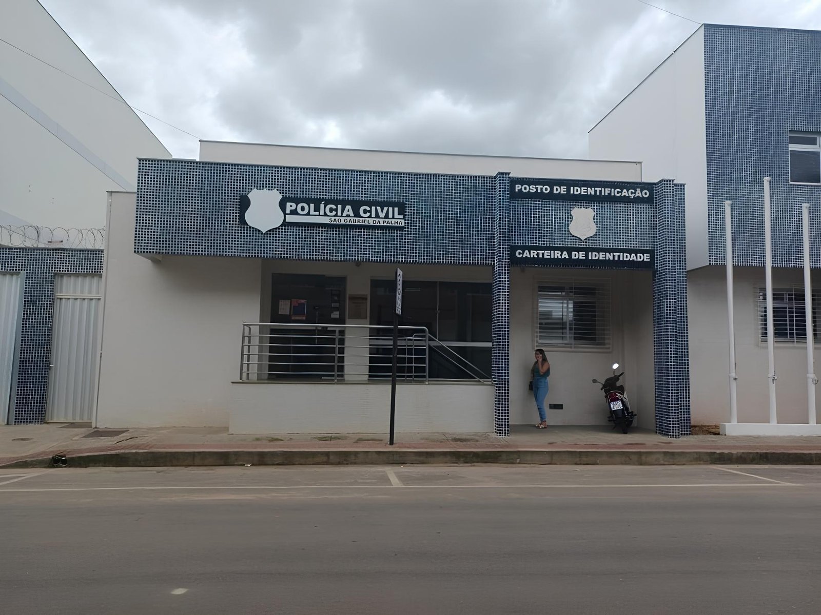 Pintor é preso suspeito de perseguir mulher no ES; entenda o crime de stalking