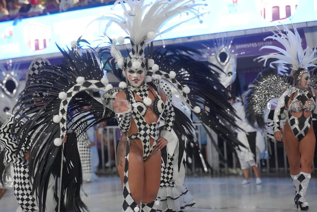 Saiba onde comprar ingressos para o Carnaval de Vitória 2026 sem taxa