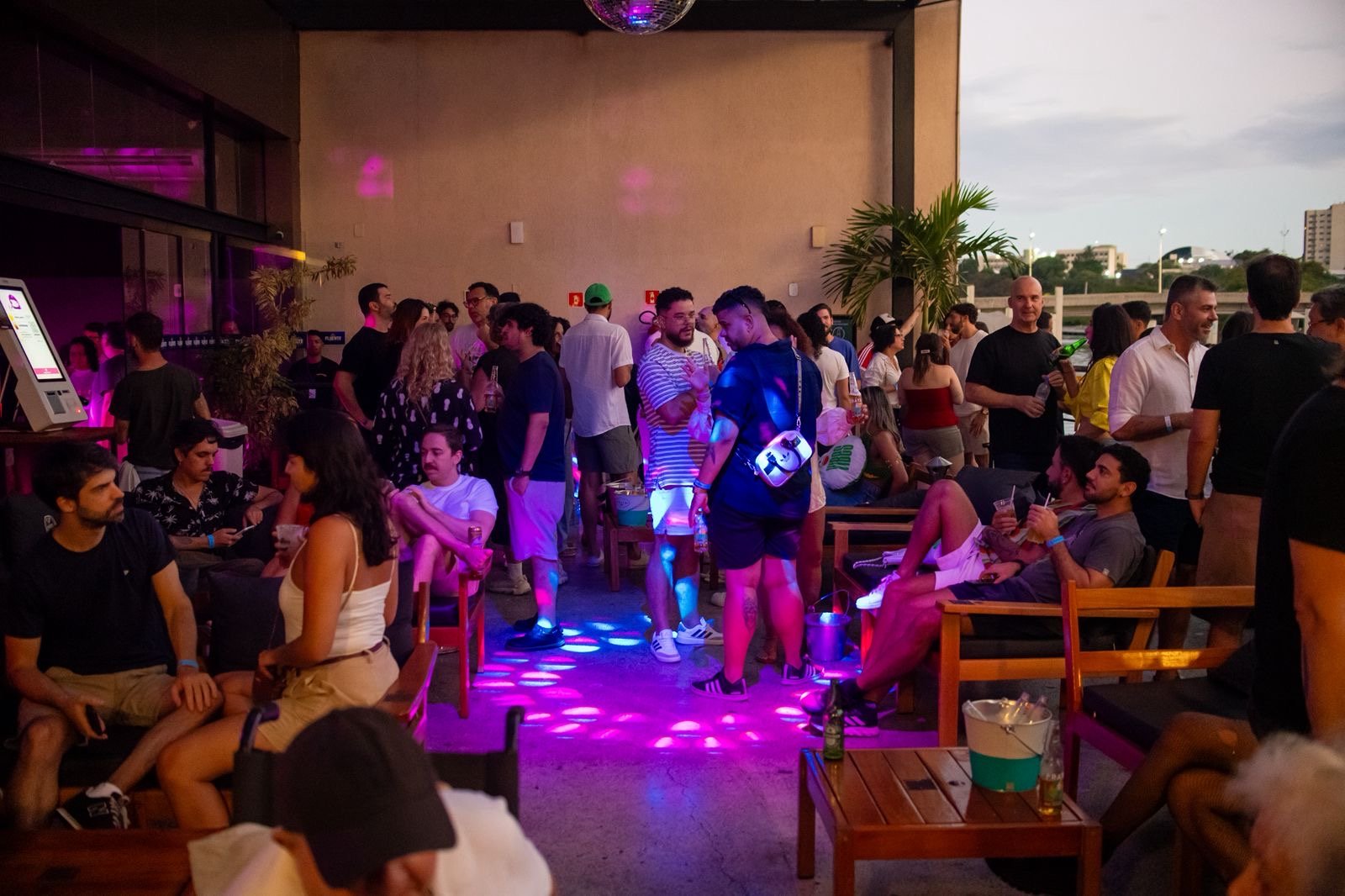 Fluente Culture Club promove 2ª edição da festa 30+ com clássicos na trilha sonora