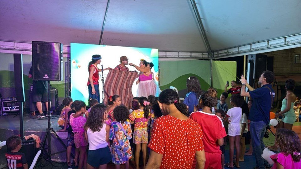 Projeto promove programação cultural gratuita de Natal em Barcelona, na Serra