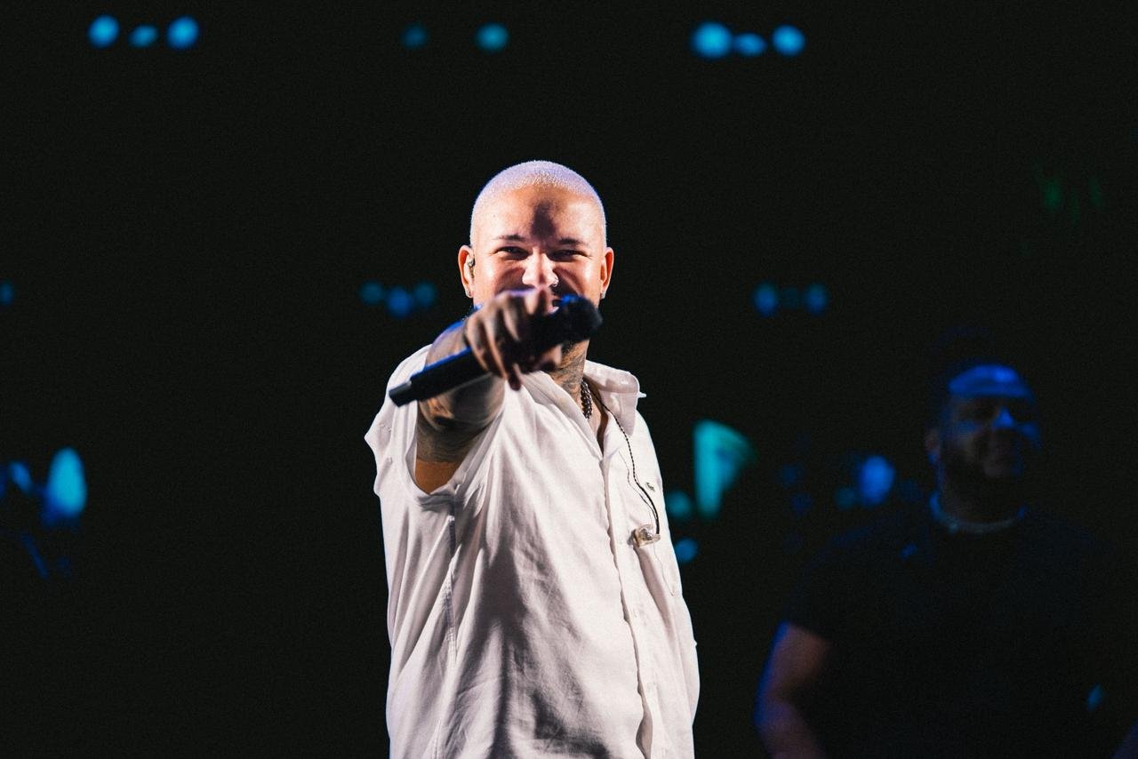 Suel esquenta véspera de feriado no Gordinho Sambão, em Vitória