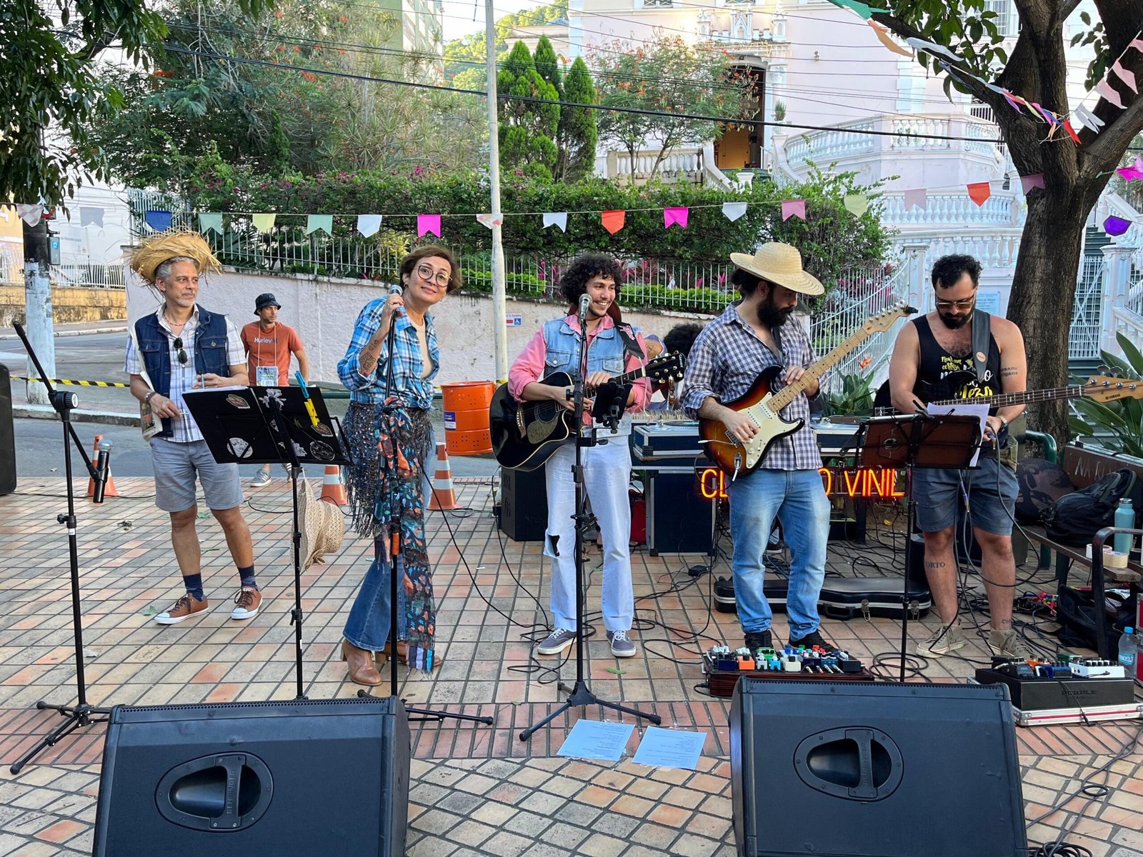 Bloco Maluco Beleza promove ‘Arraiá do São Raul’ neste domingo (28), em Vitória