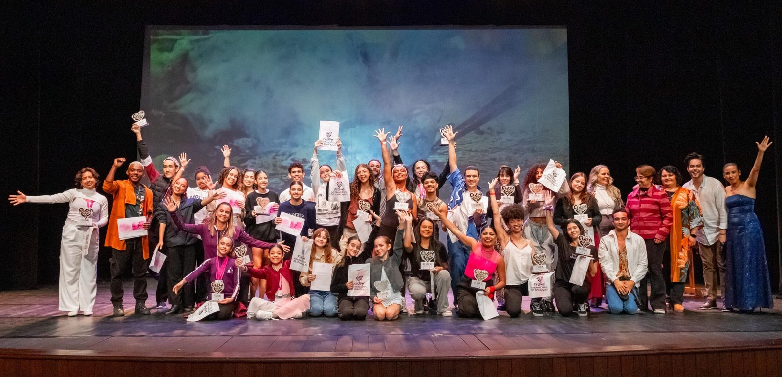 Festival CBDD Kids ES reúne bailarinos de 4 a 16 anos no Theatro Carlos Gomes