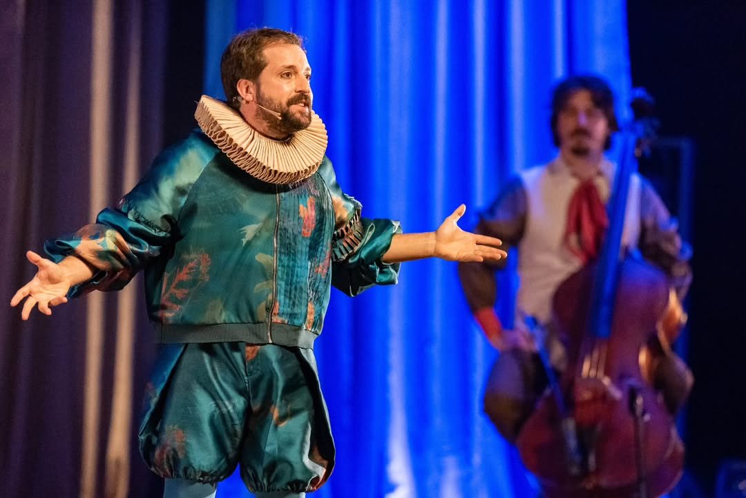 Gregorio Duvivier apresenta ‘O Céu da Língua’ em Vitória com sessões em novembro