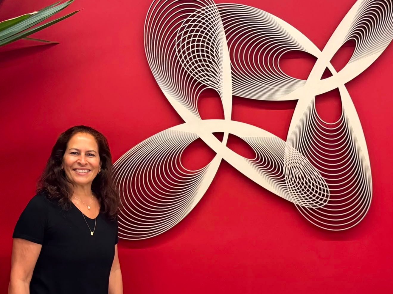 Arte: Flávia Carvalinho retorna após quase 30 anos com a coleção ‘Entrelinhas’
