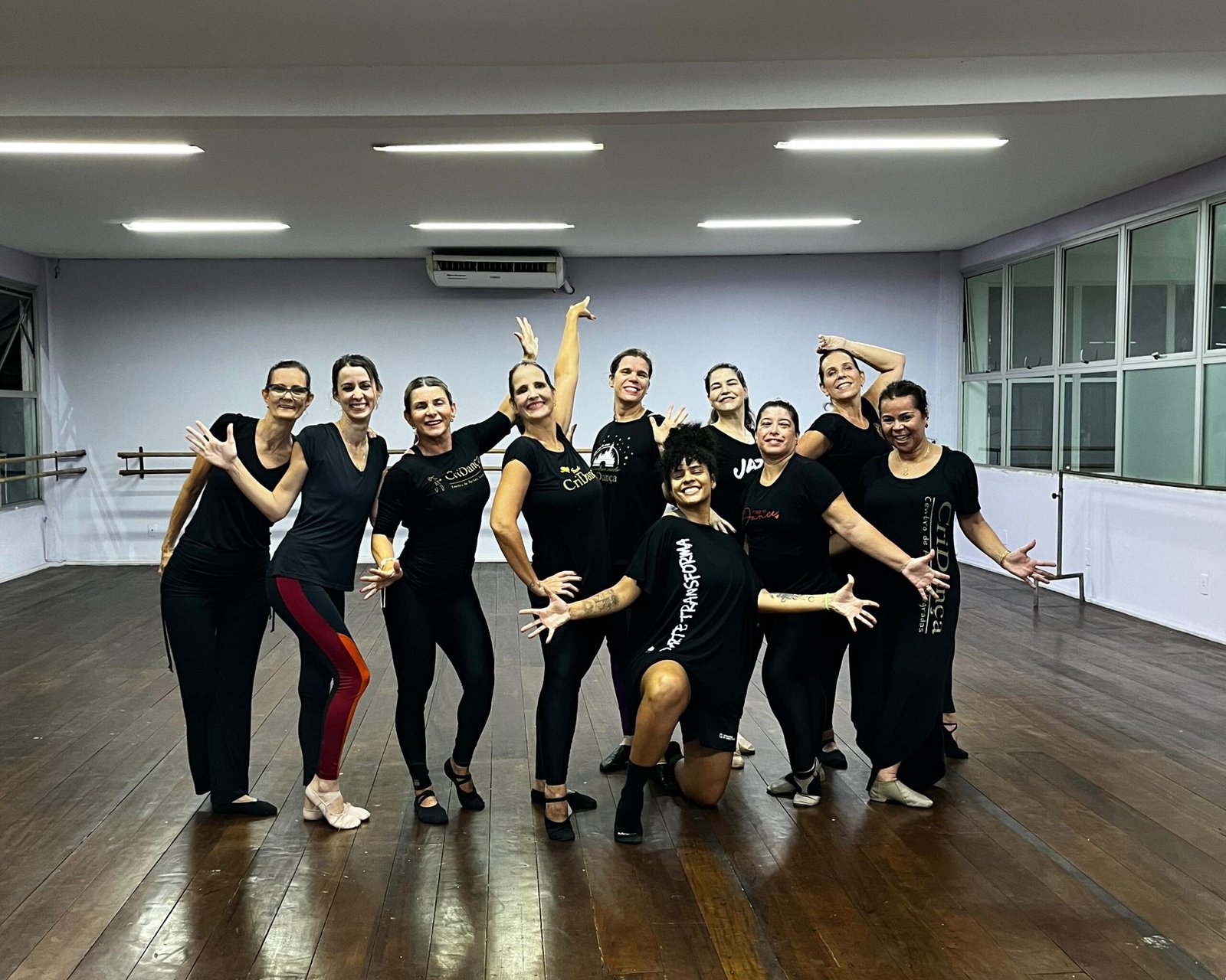 Dança depois dos 40: Mulheres encontram união e autoestima nas aulas de jazz dance
