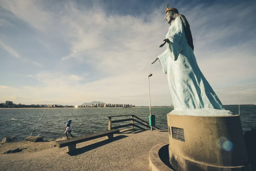 Cortejo para Iemanjá acontece em Camburi nesta segunda-feira (2)