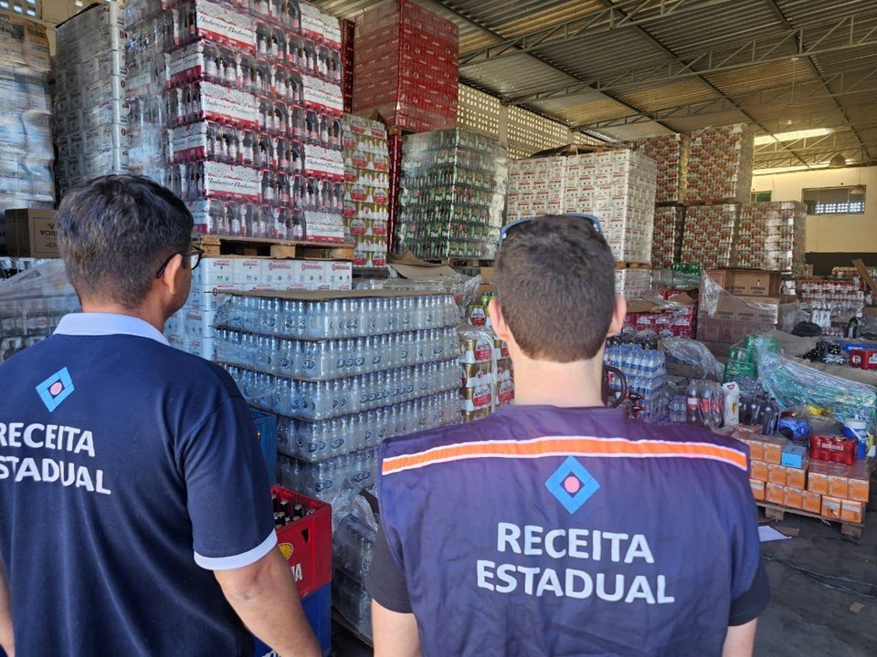 Operação contra sonegação fiscal apreende mais de 220 mil bebidas em Guarapari