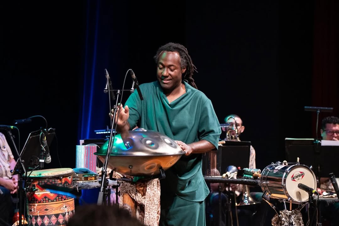 Luccas Martins leva o som do handpan brasileiro a festival internacional em Portugal