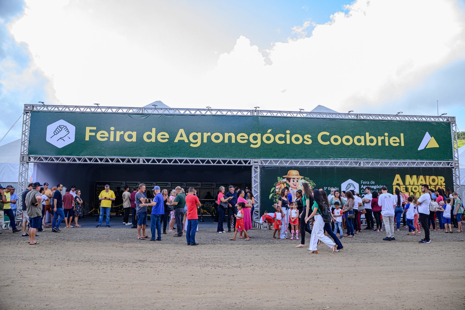 Feira de Agronegócios reúne expositores e leva atrações a São Gabriel da Palha