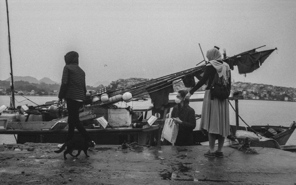 Projeto sobre ocupação artística da Ilha da Pólvora ganha livro e exposição no MAES