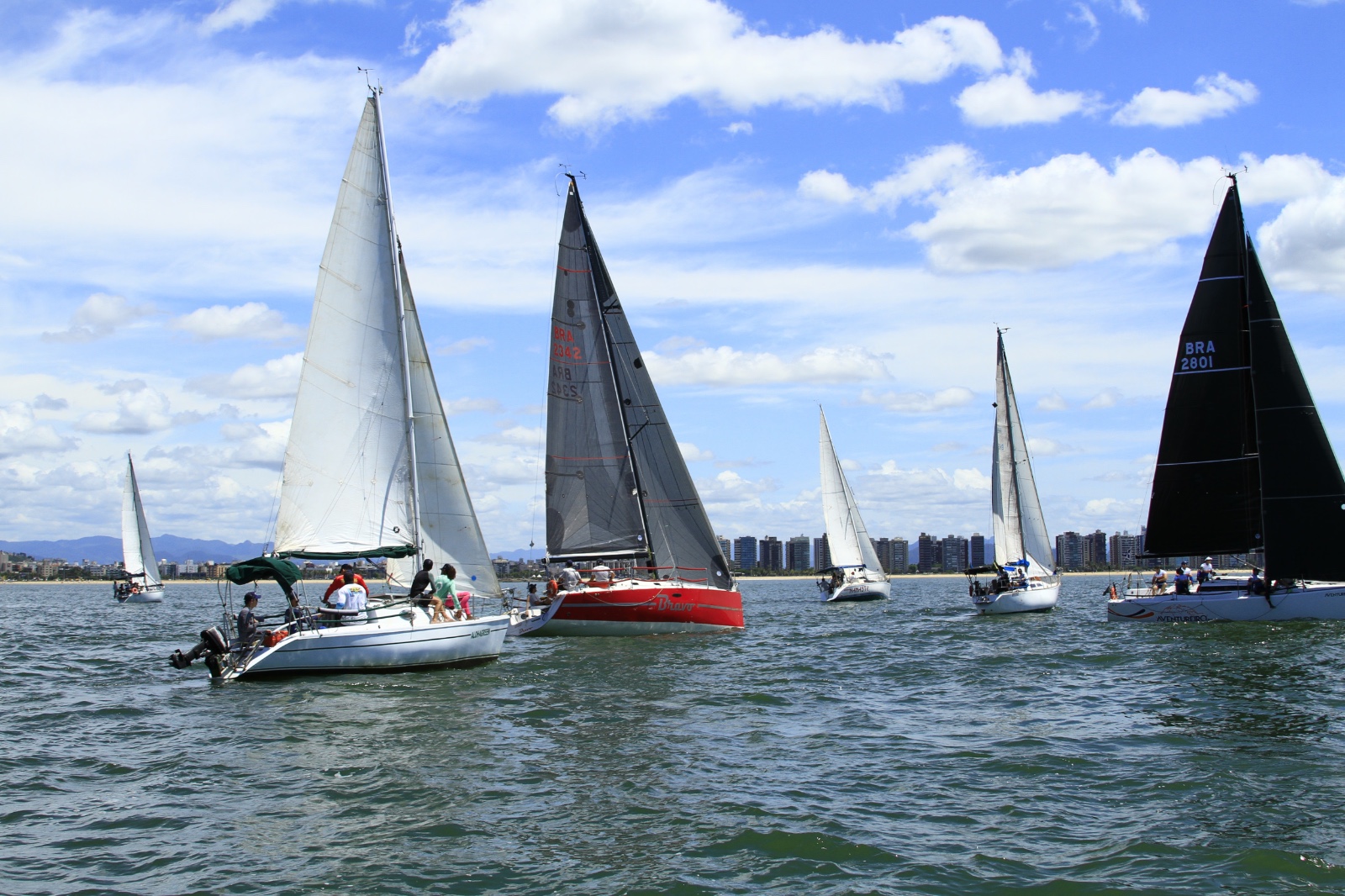 Campeonato Estadual de Vela começa neste sábado na baía de Vitória