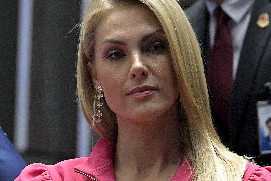 Justiça determina pagamento de pensão por Ana Hickmann ao ex-marido
