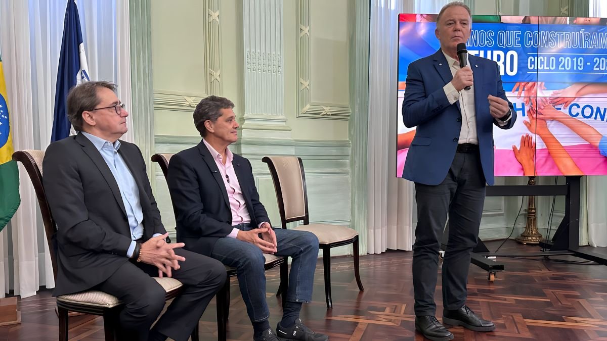 O que Casagrande disse sobre Arnaldinho Borgo durante coletiva no Palácio Anchieta