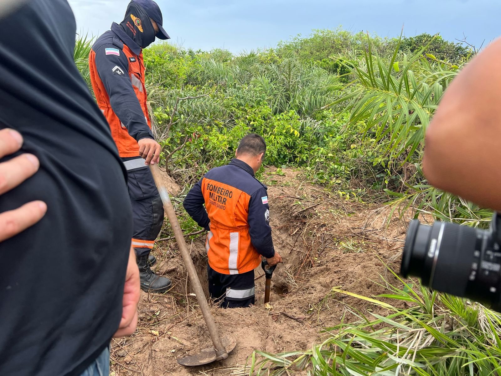 Corpo é encontrado em praia de Vila Velha; polícia acredita que seja de motorista desaparecido
