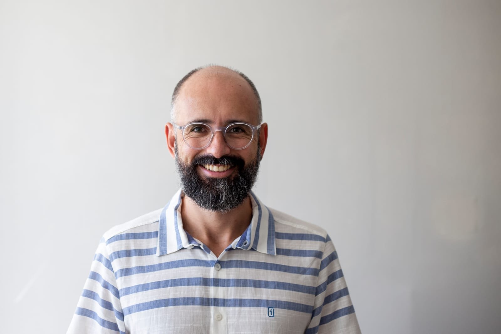 Poeta Tássio Jubini participa do projeto Roda de Expressão Oral nesta sexta (24), em Vitória