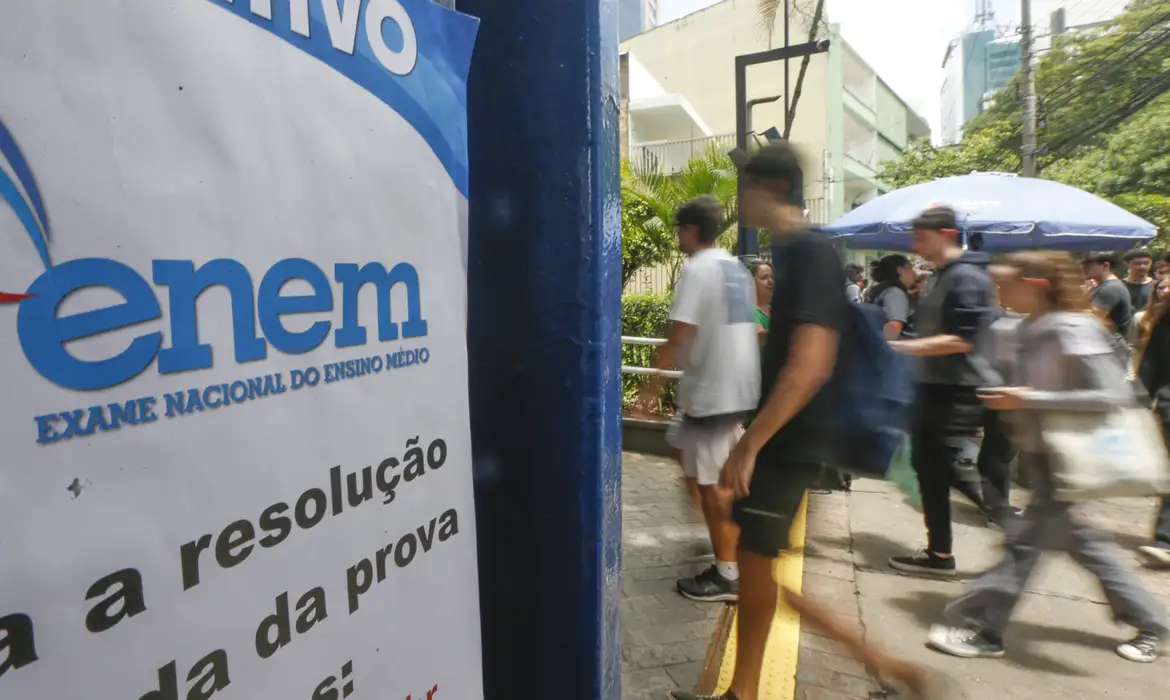 Enem: pedidos de isenção de taxa de inscrição começam nesta segunda (14)