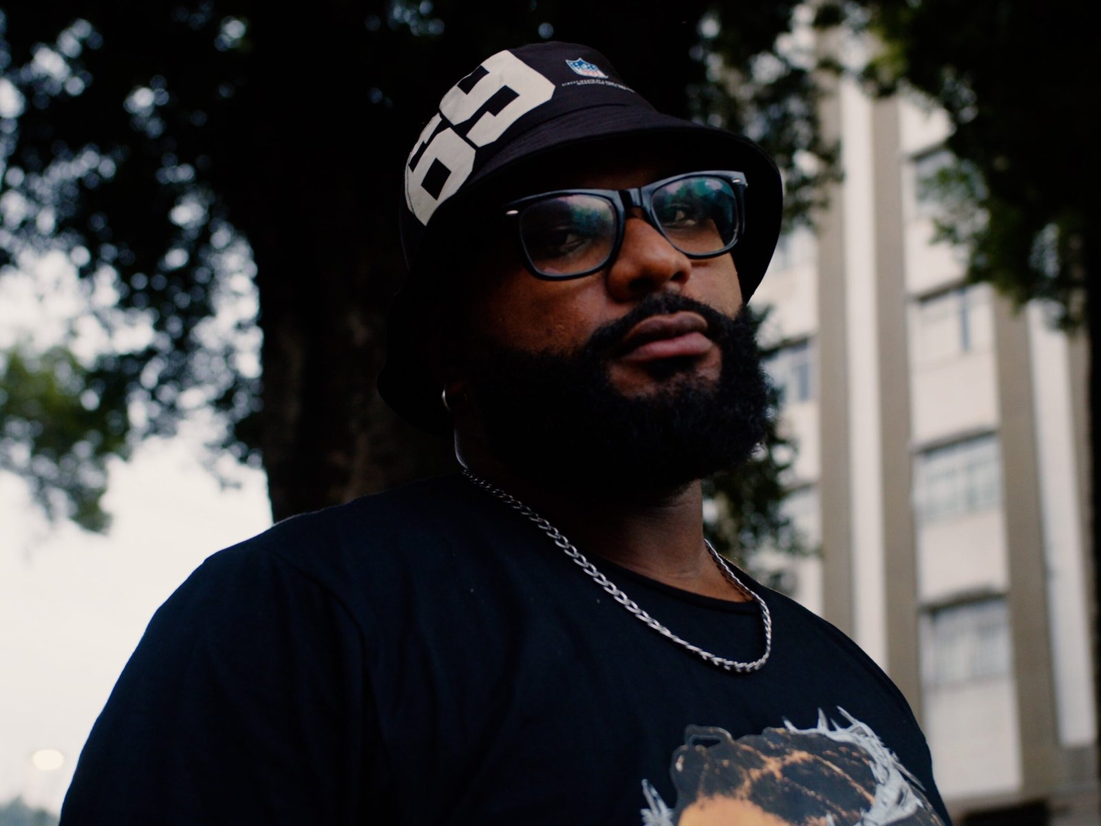 Rapper capixaba Alex Emissário leva show sobre a força do Hip-Hop ao Theatro Carlos Gomes