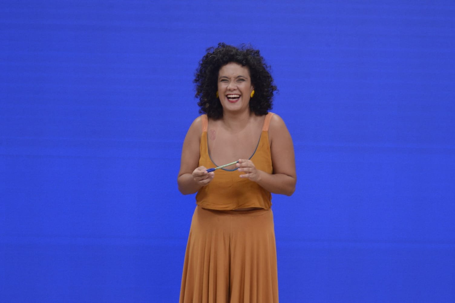 Aline Dias debate os desafios do fazer literário como forma de sobrevivência em podcast