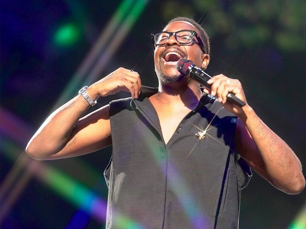 Mumuzinho faz show em Vitória na festa de cinco anos do Gordinho Sambão