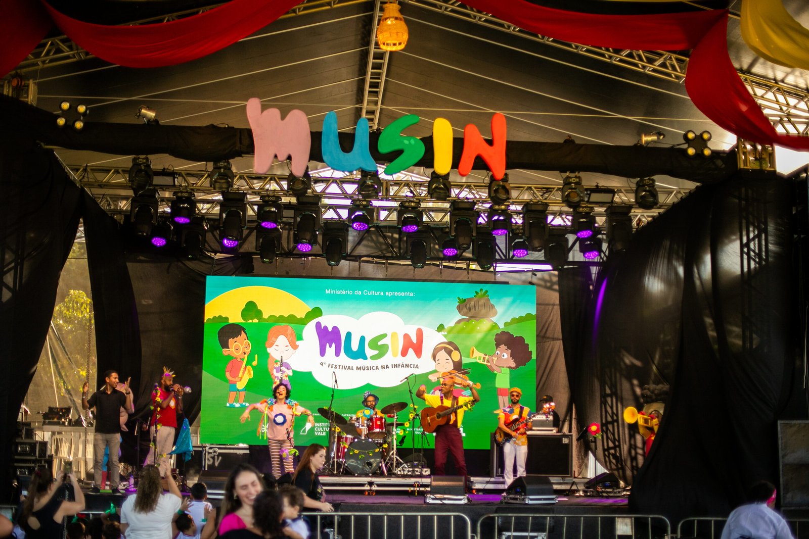Musin 2026: Grupo Triii, Tiquequê e ‘Show da Luna!’ se apresentam de graça em Vitória