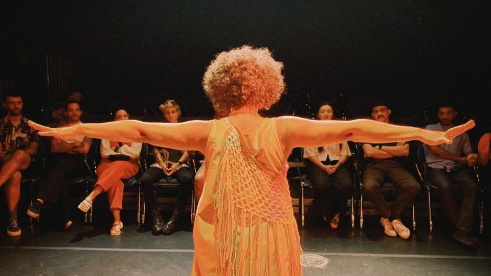 Vitória recebe apresentações gratuitas do espetáculo teatral ‘Giros’ em janeiro