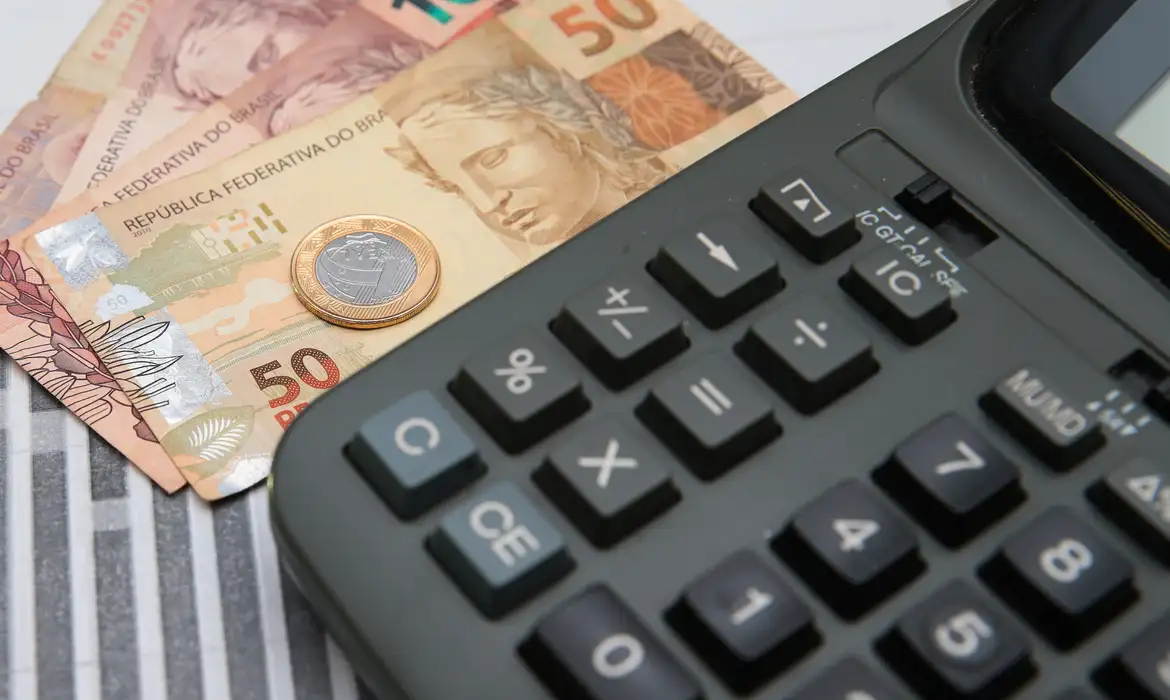 Economia do ES deve encerrar 2025 em alta e manter crescimento em 2026, aponta Findes