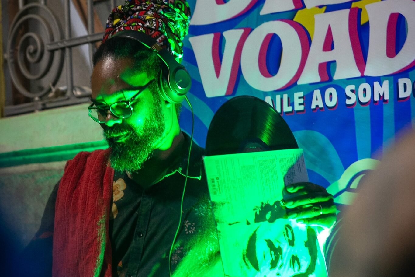 Disco Voador volta ao Centro de Vitória com baile gratuito ao som do vinil